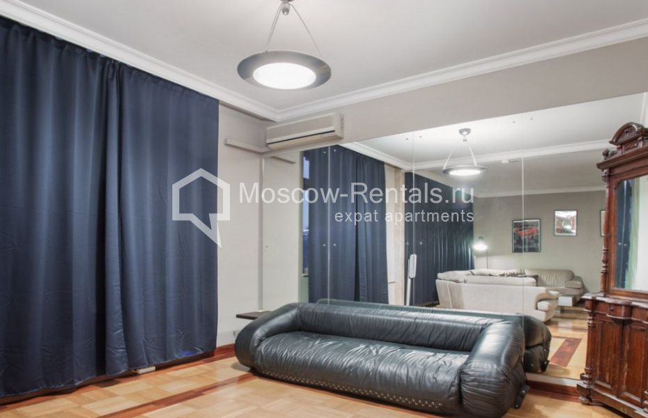 Photo #5 4-room (3 BR) apartment for <a href="http://moscow-rentals.ru/en/articles/long-term-rent" target="_blank">a long-term</a> rent
 in Russia, Moscow, Spiridonovka str 36, С 1