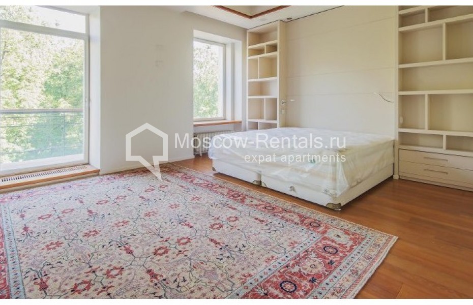 Photo #10 4-room (3 BR) apartment for <a href="http://moscow-rentals.ru/en/articles/long-term-rent" target="_blank">a long-term</a> rent
 in Russia, Moscow, Malaya Bronnaya str, 31/13