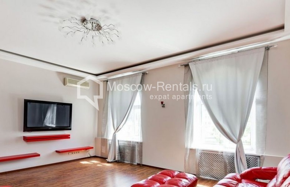 Photo #2 5-room (4 BR) apartment for <a href="http://moscow-rentals.ru/en/articles/long-term-rent" target="_blank">a long-term</a> rent
 in Russia, Moscow, Dovatora str, 4/7