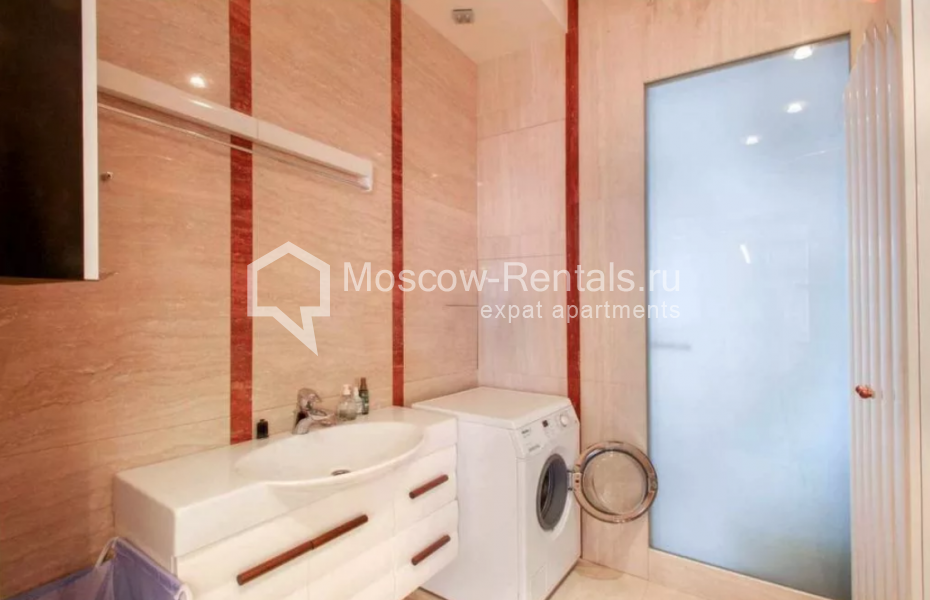 Photo #11 4-room (3 BR) apartment for <a href="http://moscow-rentals.ru/en/articles/long-term-rent" target="_blank">a long-term</a> rent
 in Russia, Moscow, Molochnyi lane, 1