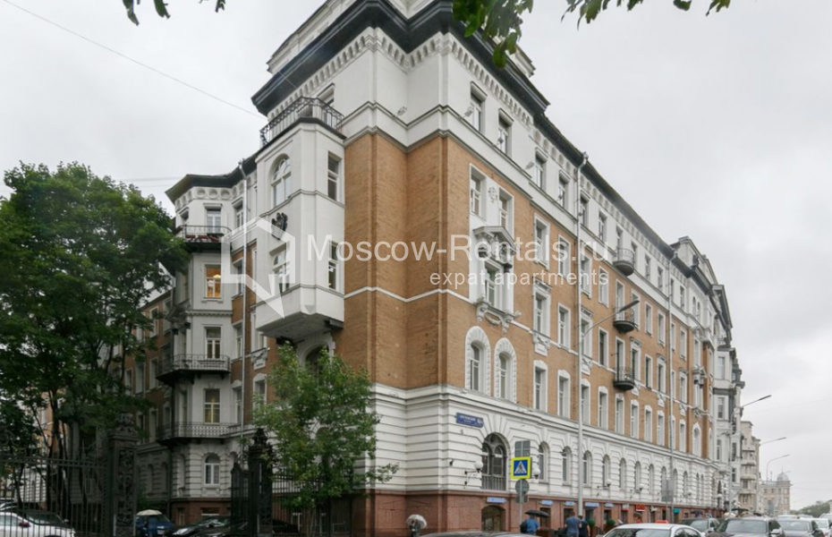 Photo #1 4-room (3 BR) apartment for <a href="http://moscow-rentals.ru/en/articles/long-term-rent" target="_blank">a long-term</a> rent
 in Russia, Moscow, Sretenskyi blv, 6/1