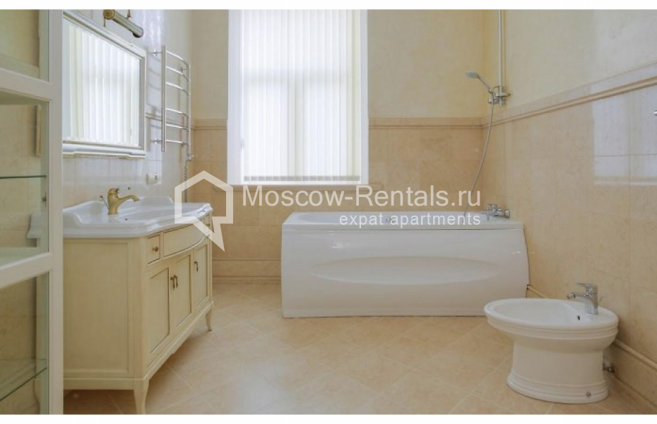 Photo #14 4-room (3 BR) apartment for <a href="http://moscow-rentals.ru/en/articles/long-term-rent" target="_blank">a long-term</a> rent
 in Russia, Moscow, Sretenskyi blv, 6/1