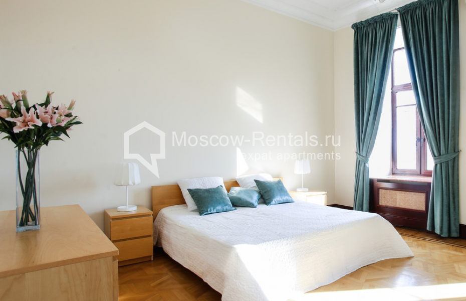 Photo #6 4-room (3 BR) apartment for <a href="http://moscow-rentals.ru/en/articles/long-term-rent" target="_blank">a long-term</a> rent
 in Russia, Moscow, Armyanskyi lane, 7