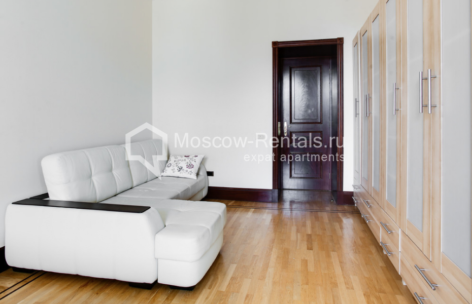 Photo #10 4-room (3 BR) apartment for <a href="http://moscow-rentals.ru/en/articles/long-term-rent" target="_blank">a long-term</a> rent
 in Russia, Moscow, Armyanskyi lane, 7