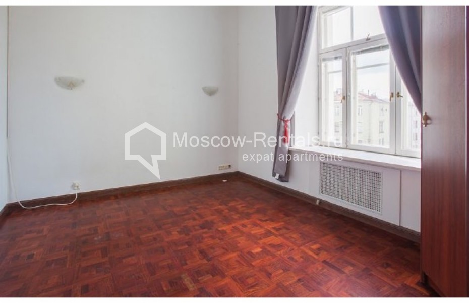 Photo #10 4-room (3 BR) apartment for <a href="http://moscow-rentals.ru/en/articles/long-term-rent" target="_blank">a long-term</a> rent
 in Russia, Moscow, Krivokolennyi lane, 14