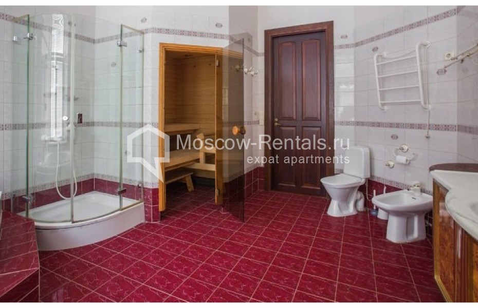 Photo #13 4-room (3 BR) apartment for <a href="http://moscow-rentals.ru/en/articles/long-term-rent" target="_blank">a long-term</a> rent
 in Russia, Moscow, Krivokolennyi lane, 14