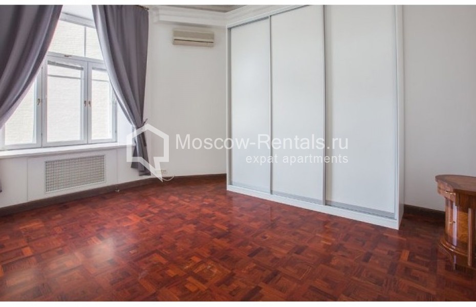 Photo #9 4-room (3 BR) apartment for <a href="http://moscow-rentals.ru/en/articles/long-term-rent" target="_blank">a long-term</a> rent
 in Russia, Moscow, Krivokolennyi lane, 14