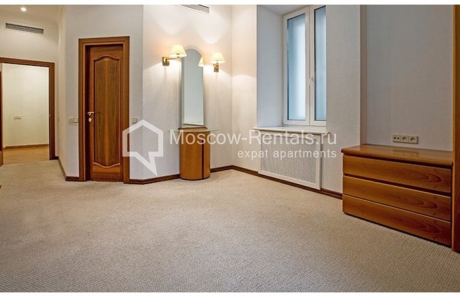 Photo #12 4-room (3 BR) apartment for <a href="http://moscow-rentals.ru/en/articles/long-term-rent" target="_blank">a long-term</a> rent
 in Russia, Moscow, Myasnitskaya str,  24/7 С 2