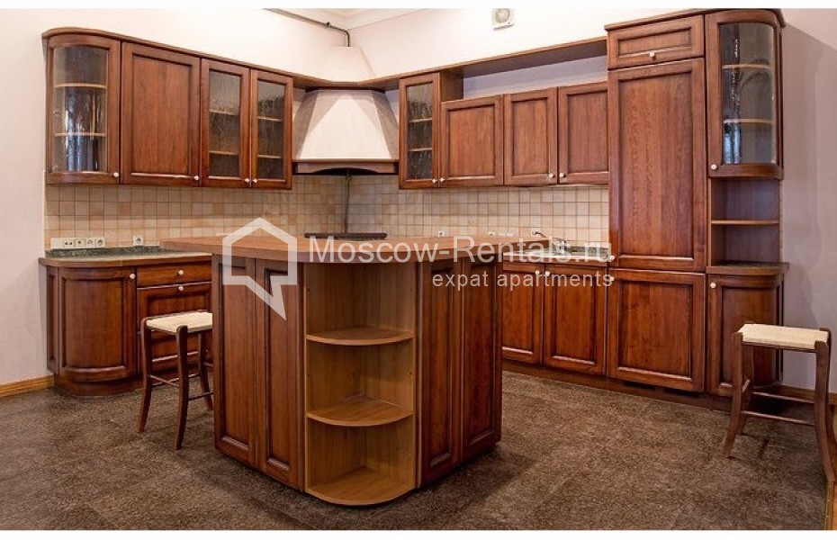 Photo #1 4-room (3 BR) apartment for <a href="http://moscow-rentals.ru/en/articles/long-term-rent" target="_blank">a long-term</a> rent
 in Russia, Moscow, Myasnitskaya str,  24/7 С 2