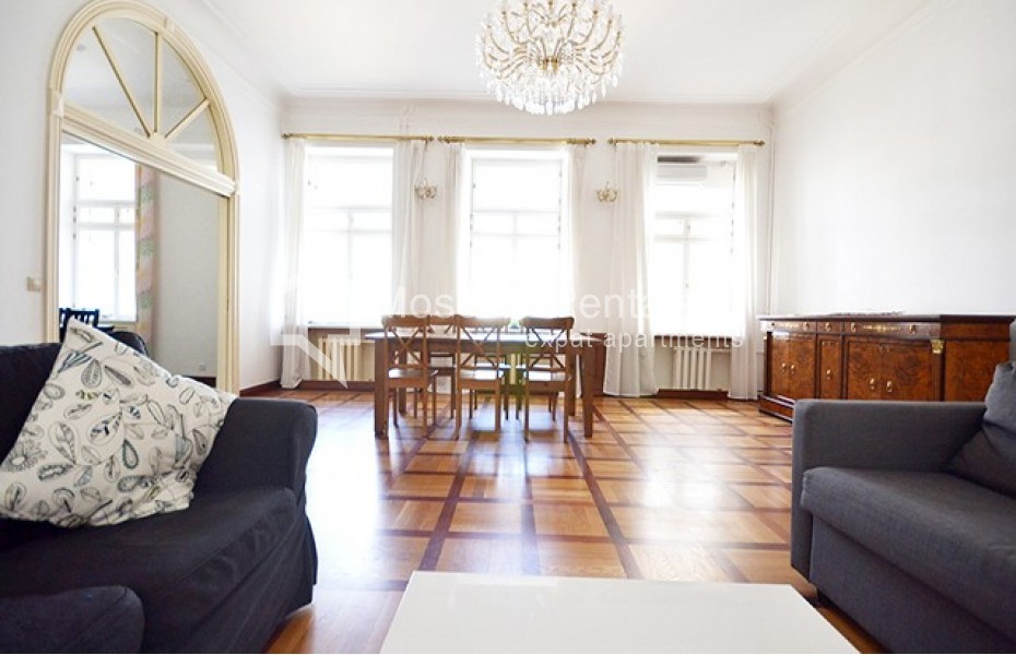 Photo #1 5-room (4 BR) apartment for <a href="http://moscow-rentals.ru/en/articles/long-term-rent" target="_blank">a long-term</a> rent
 in Russia, Moscow, Armyanskyi lane, 7