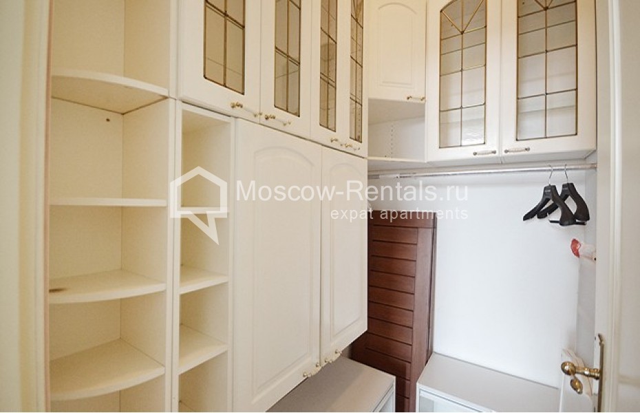 Photo #19 5-room (4 BR) apartment for <a href="http://moscow-rentals.ru/en/articles/long-term-rent" target="_blank">a long-term</a> rent
 in Russia, Moscow, Armyanskyi lane, 7