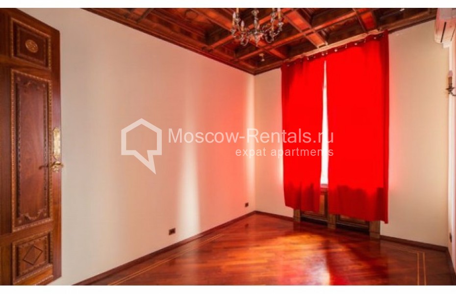 Photo #8 5-room (4 BR) apartment for <a href="http://moscow-rentals.ru/en/articles/long-term-rent" target="_blank">a long-term</a> rent
 in Russia, Moscow, Arkhangelskyi lane, 7