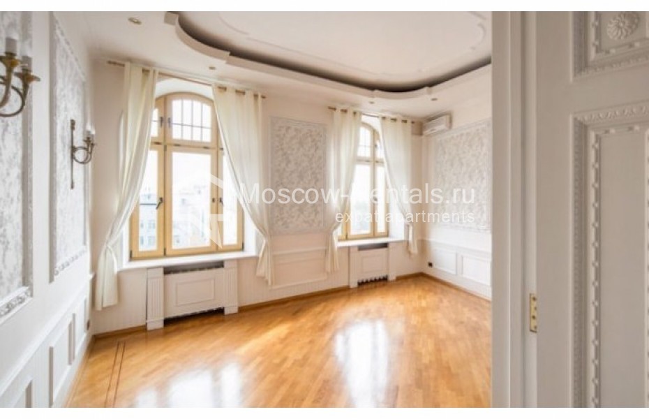 Photo #7 5-room (4 BR) apartment for <a href="http://moscow-rentals.ru/en/articles/long-term-rent" target="_blank">a long-term</a> rent
 in Russia, Moscow, Arkhangelskyi lane, 7