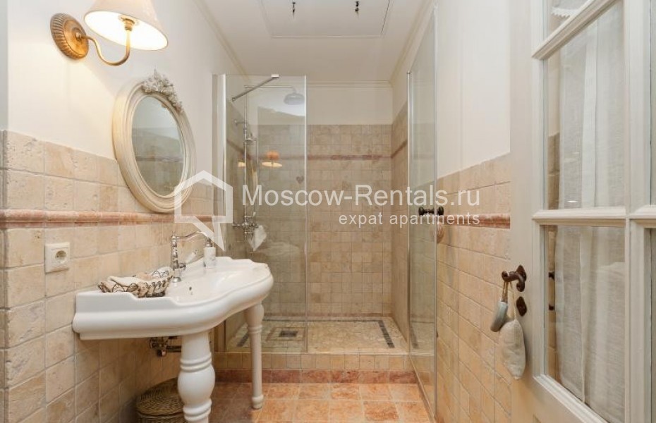 Photo #13 4-room (3 BR) apartment for <a href="http://moscow-rentals.ru/en/articles/long-term-rent" target="_blank">a long-term</a> rent
 in Russia, Moscow, B.Polyanka str, 43 С 3