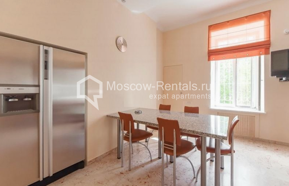 Photo #11 4-room (3 BR) apartment for <a href="http://moscow-rentals.ru/en/articles/long-term-rent" target="_blank">a long-term</a> rent
 in Russia, Moscow, B. Ordynka str, 67