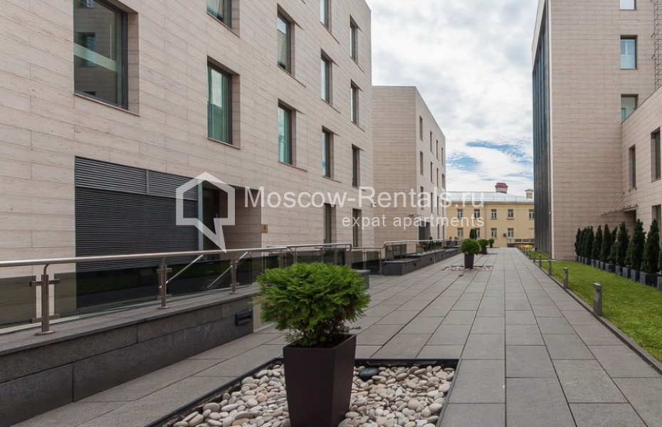 Photo #1 4-room (3 BR) apartment for <a href="http://moscow-rentals.ru/en/articles/long-term-rent" target="_blank">a long-term</a> rent
 in Russia, Moscow, Prechistenskaya emb, 17-19