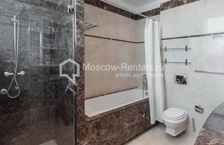 Photo #13 4-room (3 BR) apartment for <a href="http://moscow-rentals.ru/en/articles/long-term-rent" target="_blank">a long-term</a> rent
 in Russia, Moscow, Prechistenskaya emb, 17-19