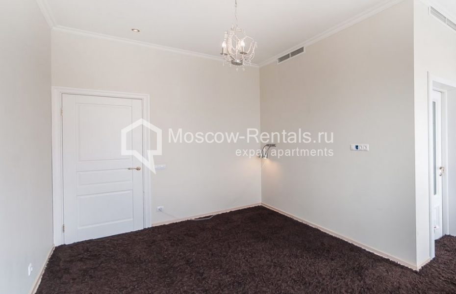 Photo #12 4-room (3 BR) apartment for <a href="http://moscow-rentals.ru/en/articles/long-term-rent" target="_blank">a long-term</a> rent
 in Russia, Moscow, Prechistenskaya emb, 17-19