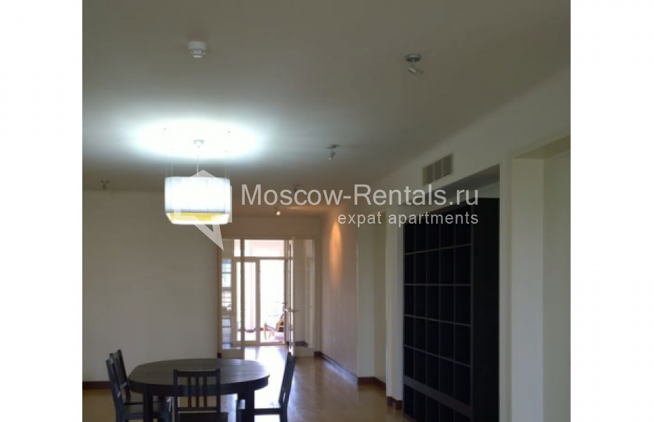 Photo #6 4-room (3 BR) apartment for <a href="http://moscow-rentals.ru/en/articles/long-term-rent" target="_blank">a long-term</a> rent
 in Russia, Moscow, B. Yakimanka str, 50
