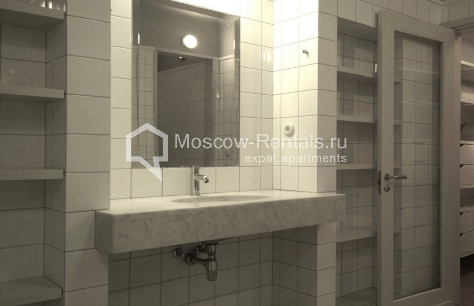 Photo #26 4-room (3 BR) apartment for <a href="http://moscow-rentals.ru/en/articles/long-term-rent" target="_blank">a long-term</a> rent
 in Russia, Moscow, B. Yakimanka str, 50