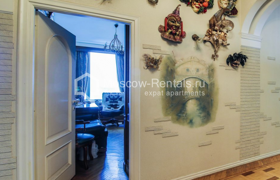 Photo #2 4-room (3 BR) apartment for <a href="http://moscow-rentals.ru/en/articles/long-term-rent" target="_blank">a long-term</a> rent
 in Russia, Moscow, B. Bronnaya str, 19