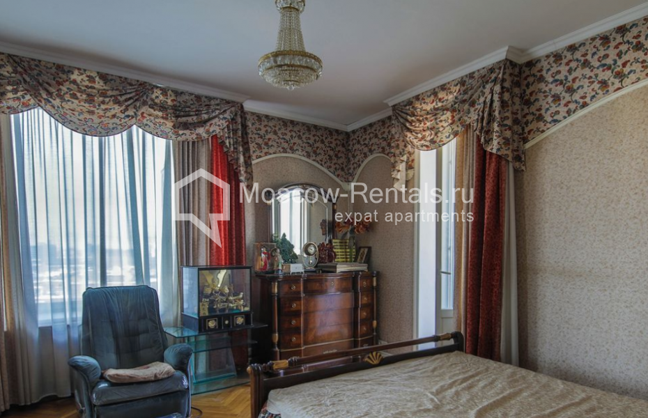 Photo #10 4-room (3 BR) apartment for <a href="http://moscow-rentals.ru/en/articles/long-term-rent" target="_blank">a long-term</a> rent
 in Russia, Moscow, B. Bronnaya str, 19