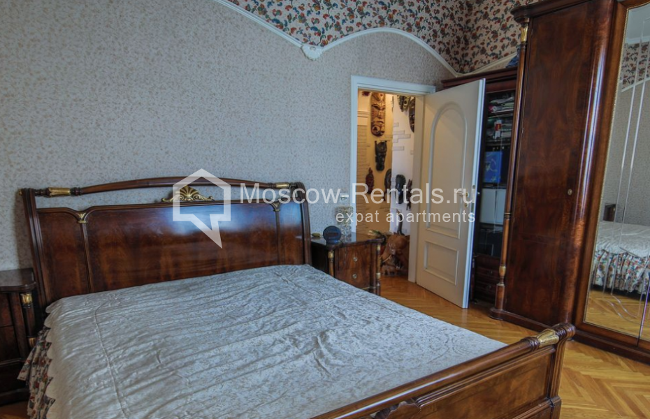 Photo #11 4-room (3 BR) apartment for <a href="http://moscow-rentals.ru/en/articles/long-term-rent" target="_blank">a long-term</a> rent
 in Russia, Moscow, B. Bronnaya str, 19