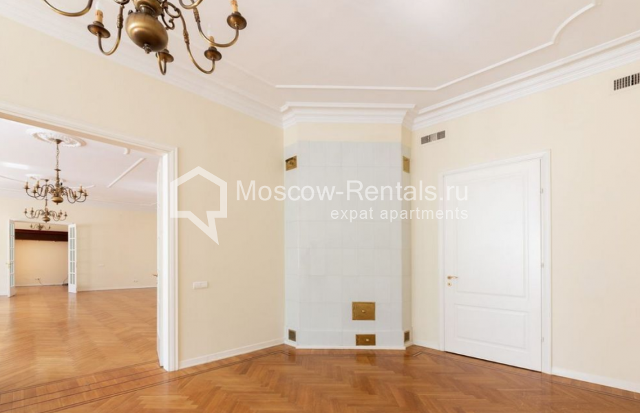 Photo #5 6-room (5 BR) apartment for <a href="http://moscow-rentals.ru/en/articles/long-term-rent" target="_blank">a long-term</a> rent
 in Russia, Moscow, Romanov lane, 5