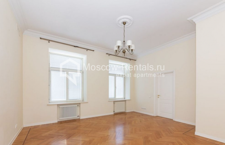 Photo #11 6-room (5 BR) apartment for <a href="http://moscow-rentals.ru/en/articles/long-term-rent" target="_blank">a long-term</a> rent
 in Russia, Moscow, Romanov lane, 5