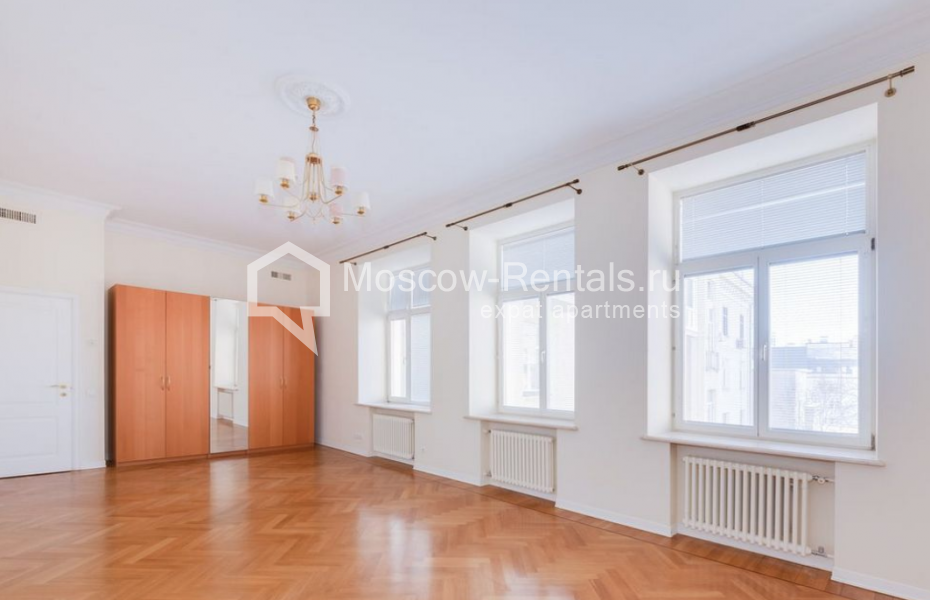 Photo #14 6-room (5 BR) apartment for <a href="http://moscow-rentals.ru/en/articles/long-term-rent" target="_blank">a long-term</a> rent
 in Russia, Moscow, Romanov lane, 5