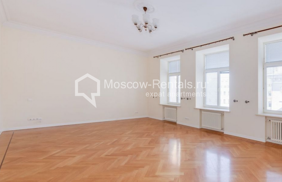 Photo #15 6-room (5 BR) apartment for <a href="http://moscow-rentals.ru/en/articles/long-term-rent" target="_blank">a long-term</a> rent
 in Russia, Moscow, Romanov lane, 5