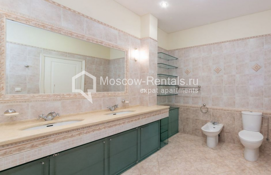 Photo #18 6-room (5 BR) apartment for <a href="http://moscow-rentals.ru/en/articles/long-term-rent" target="_blank">a long-term</a> rent
 in Russia, Moscow, Romanov lane, 5