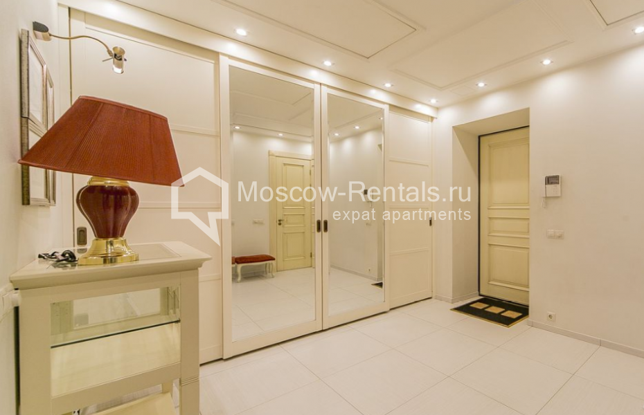 Photo #2 4-room (3 BR) apartment for <a href="http://moscow-rentals.ru/en/articles/long-term-rent" target="_blank">a long-term</a> rent
 in Russia, Moscow, Malyi Kozikhinskyi lane, 7
