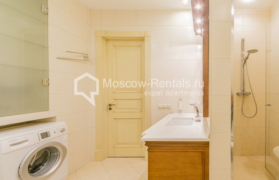 Photo #22 4-room (3 BR) apartment for <a href="http://moscow-rentals.ru/en/articles/long-term-rent" target="_blank">a long-term</a> rent
 in Russia, Moscow, Malyi Kozikhinskyi lane, 7