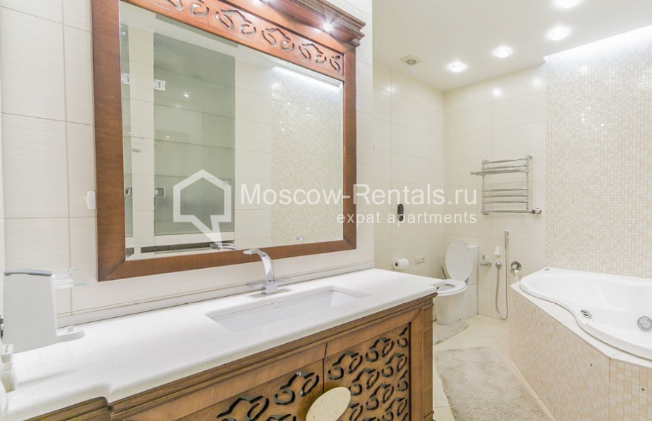 Photo #23 4-room (3 BR) apartment for <a href="http://moscow-rentals.ru/en/articles/long-term-rent" target="_blank">a long-term</a> rent
 in Russia, Moscow, Malyi Kozikhinskyi lane, 7