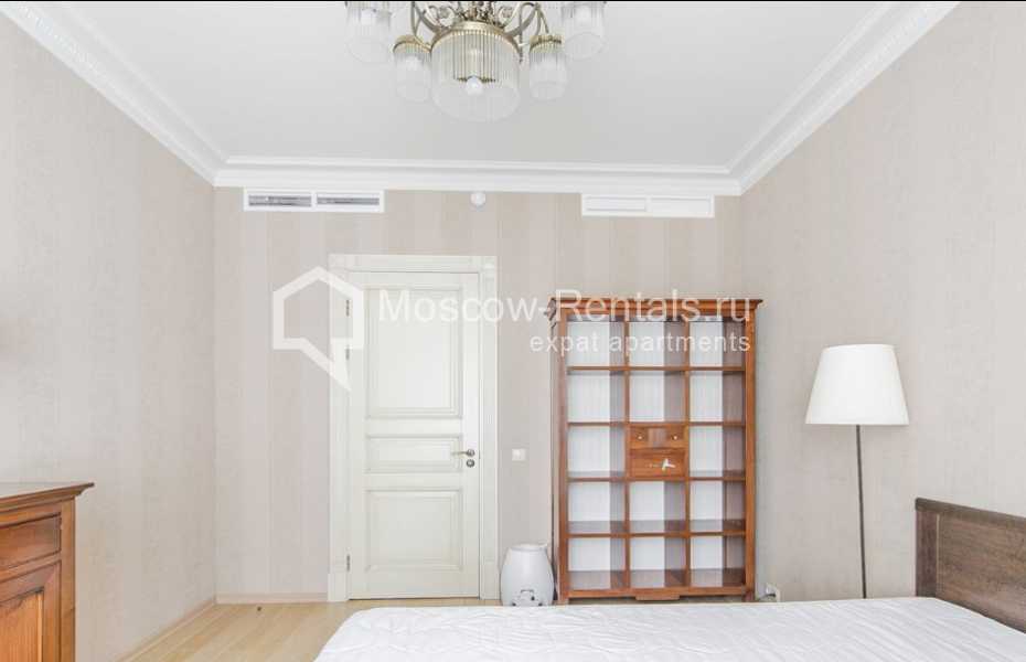 Photo #15 4-room (3 BR) apartment for <a href="http://moscow-rentals.ru/en/articles/long-term-rent" target="_blank">a long-term</a> rent
 in Russia, Moscow, Malyi Kozikhinskyi lane, 7