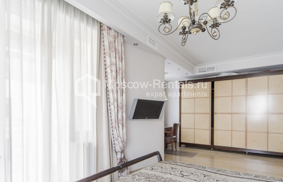 Photo #17 4-room (3 BR) apartment for <a href="http://moscow-rentals.ru/en/articles/long-term-rent" target="_blank">a long-term</a> rent
 in Russia, Moscow, Malyi Kozikhinskyi lane, 7