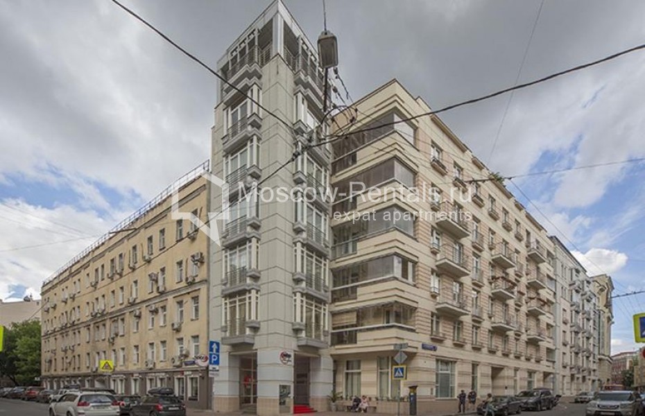Photo #1 4-room (3 BR) apartment for <a href="http://moscow-rentals.ru/en/articles/long-term-rent" target="_blank">a long-term</a> rent
 in Russia, Moscow, Malyi Kozikhinskyi lane, 7