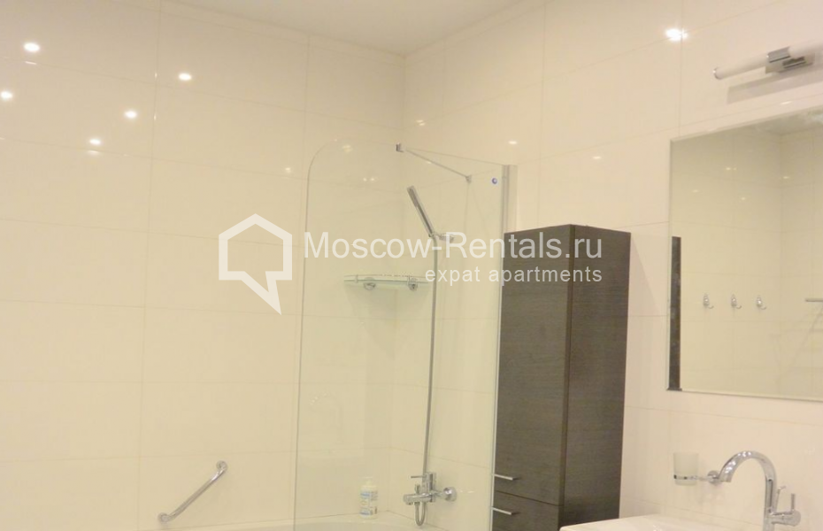 Photo #13 4-room (3 BR) apartment for <a href="http://moscow-rentals.ru/en/articles/long-term-rent" target="_blank">a long-term</a> rent
 in Russia, Moscow, Malyi Kozikhinskyi lane, 7