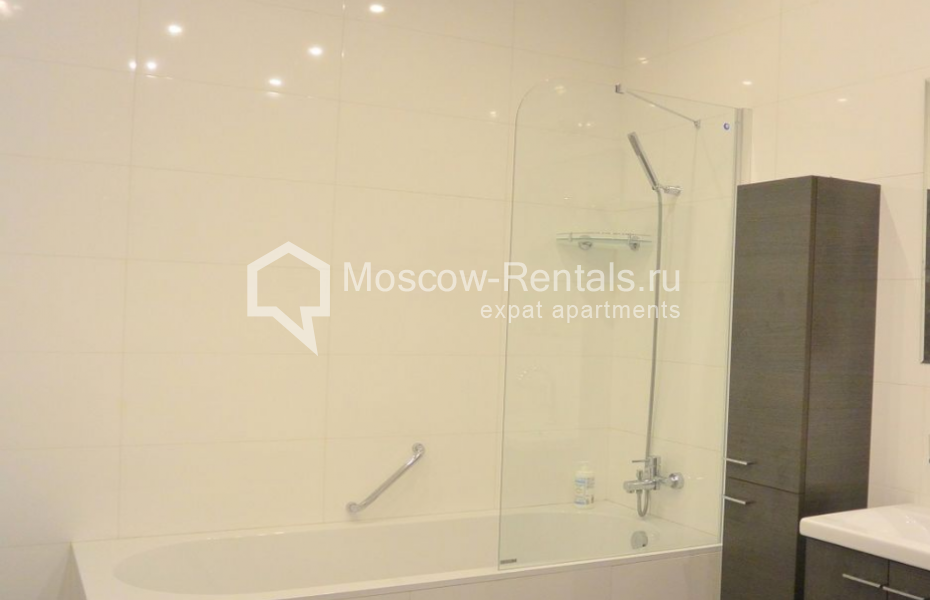 Photo #14 4-room (3 BR) apartment for <a href="http://moscow-rentals.ru/en/articles/long-term-rent" target="_blank">a long-term</a> rent
 in Russia, Moscow, Malyi Kozikhinskyi lane, 7