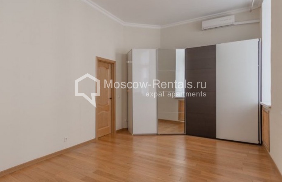 Photo #10 4-room (3 BR) apartment for <a href="http://moscow-rentals.ru/en/articles/long-term-rent" target="_blank">a long-term</a> rent
 in Russia, Moscow, Milutinsky lane, 3