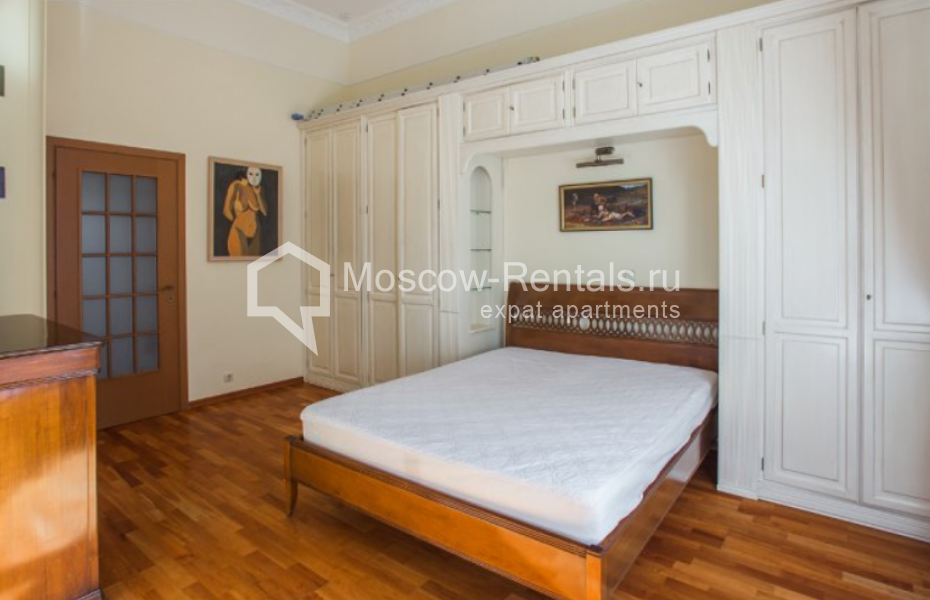 Photo #8 4-room (3 BR) apartment for <a href="http://moscow-rentals.ru/en/articles/long-term-rent" target="_blank">a long-term</a> rent
 in Russia, Moscow, Tverskoi blv, 9