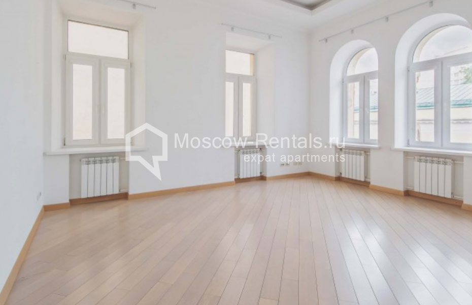 Photo #8 4-room (3 BR) apartment for <a href="http://moscow-rentals.ru/en/articles/long-term-rent" target="_blank">a long-term</a> rent
 in Russia, Moscow, Arbat str, 32