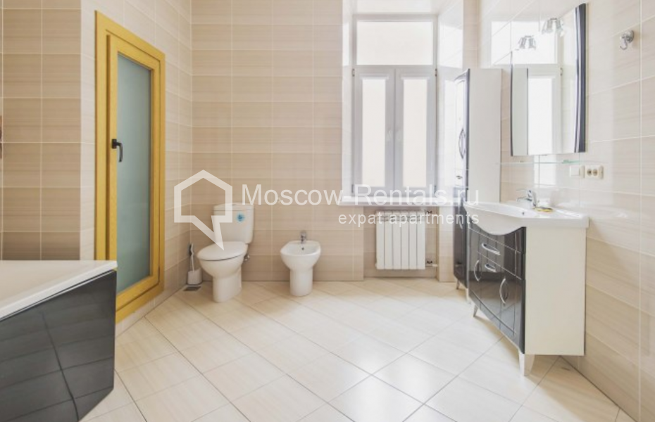 Photo #10 4-room (3 BR) apartment for <a href="http://moscow-rentals.ru/en/articles/long-term-rent" target="_blank">a long-term</a> rent
 in Russia, Moscow, Arbat str, 32