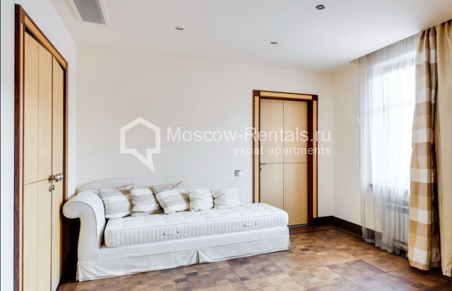 Photo #16 4-room (3 BR) apartment for <a href="http://moscow-rentals.ru/en/articles/long-term-rent" target="_blank">a long-term</a> rent
 in Russia, Moscow, 2nd Frunzenskaya str, 12