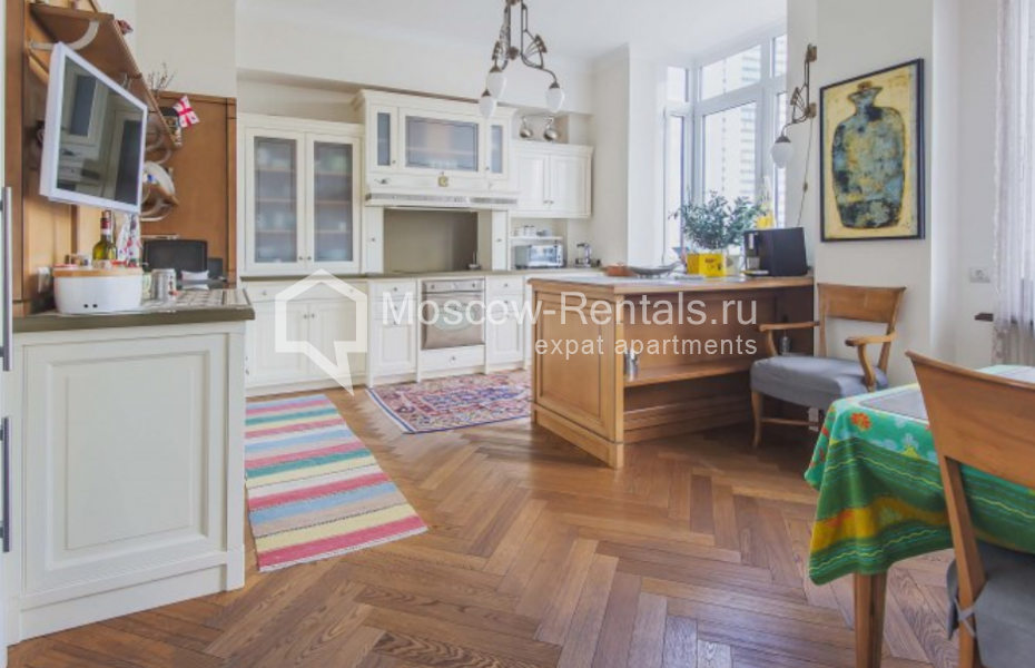 Photo #11 4-room (3 BR) apartment for <a href="http://moscow-rentals.ru/en/articles/long-term-rent" target="_blank">a long-term</a> rent
 in Russia, Moscow, New Arbat str, 27