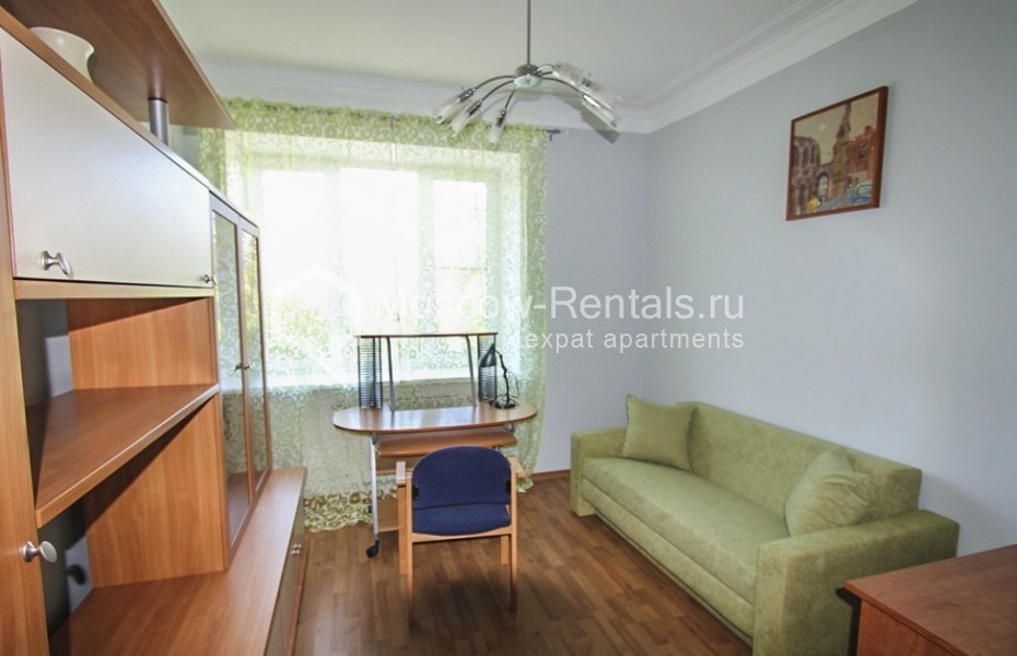 Photo #5 3-room (2 BR) apartment for <a href="http://moscow-rentals.ru/en/articles/long-term-rent" target="_blank">a long-term</a> rent
 in Russia, Moscow, Staropimenovskyi lane, 6