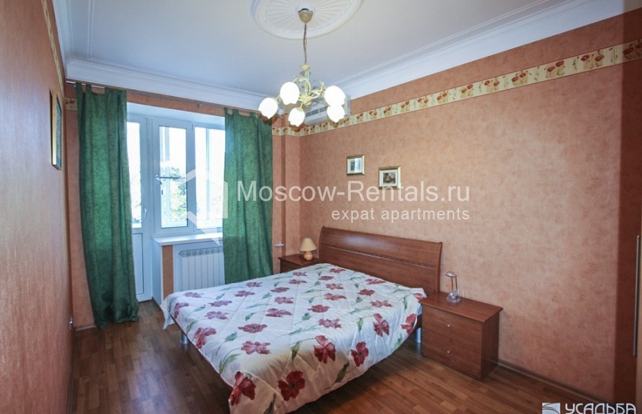 Photo #4 3-room (2 BR) apartment for <a href="http://moscow-rentals.ru/en/articles/long-term-rent" target="_blank">a long-term</a> rent
 in Russia, Moscow, Staropimenovskyi lane, 6
