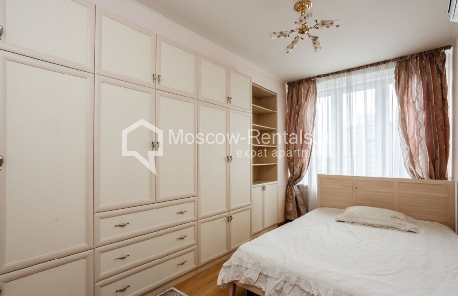 Photo #4 3-room (2 BR) apartment for <a href="http://moscow-rentals.ru/en/articles/long-term-rent" target="_blank">a long-term</a> rent
 in Russia, Moscow, New Arbat str, 16