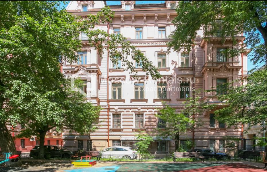 Photo #2 4-room (3 BR) apartment for <a href="http://moscow-rentals.ru/en/articles/long-term-rent" target="_blank">a long-term</a> rent
 in Russia, Moscow, Romanov lane, 3 С 7